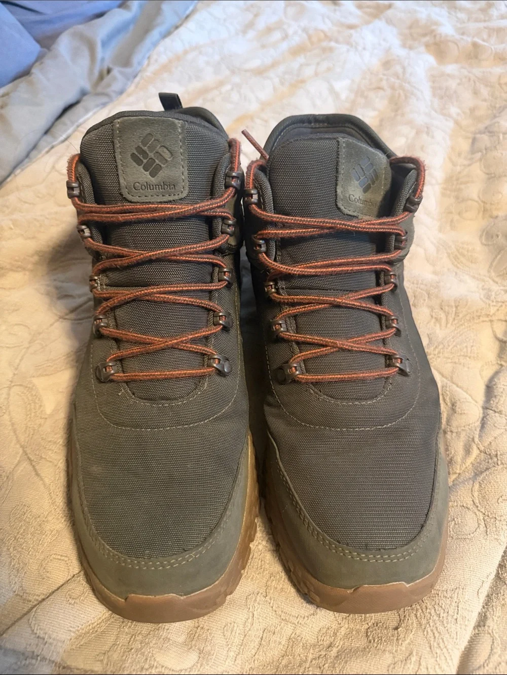 Columbia Men's Trail Mid-Top Boots in Olive with Brown Laces